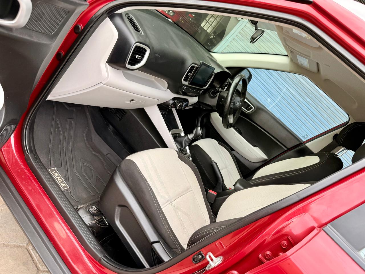Hyundai Venue - Image 5